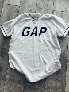Футболка GAP