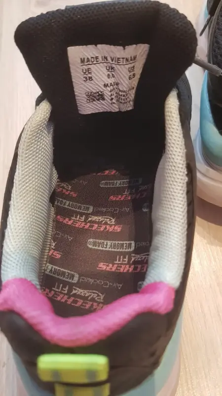 Женские кроссовки Skechers