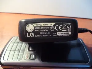 Мобильный телефон LG КМ 330