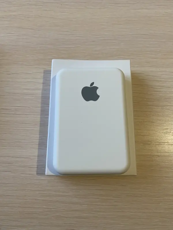 Портативная зарядка IPhone MagSafe
