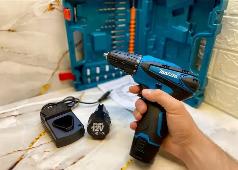 Шуроповерт makita