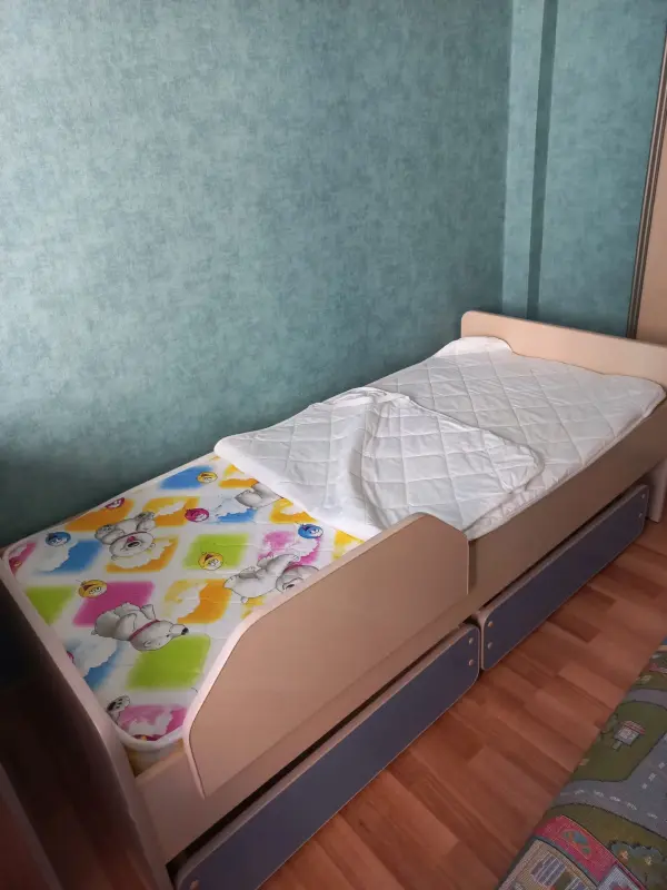 Детская кровать с матрасом