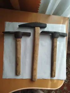 Продам молоток каменщика ( печника)