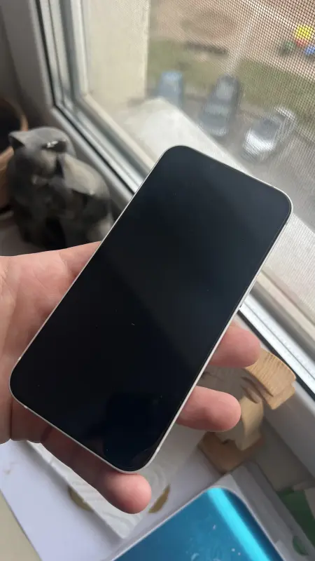 iPhone 13 white 128G