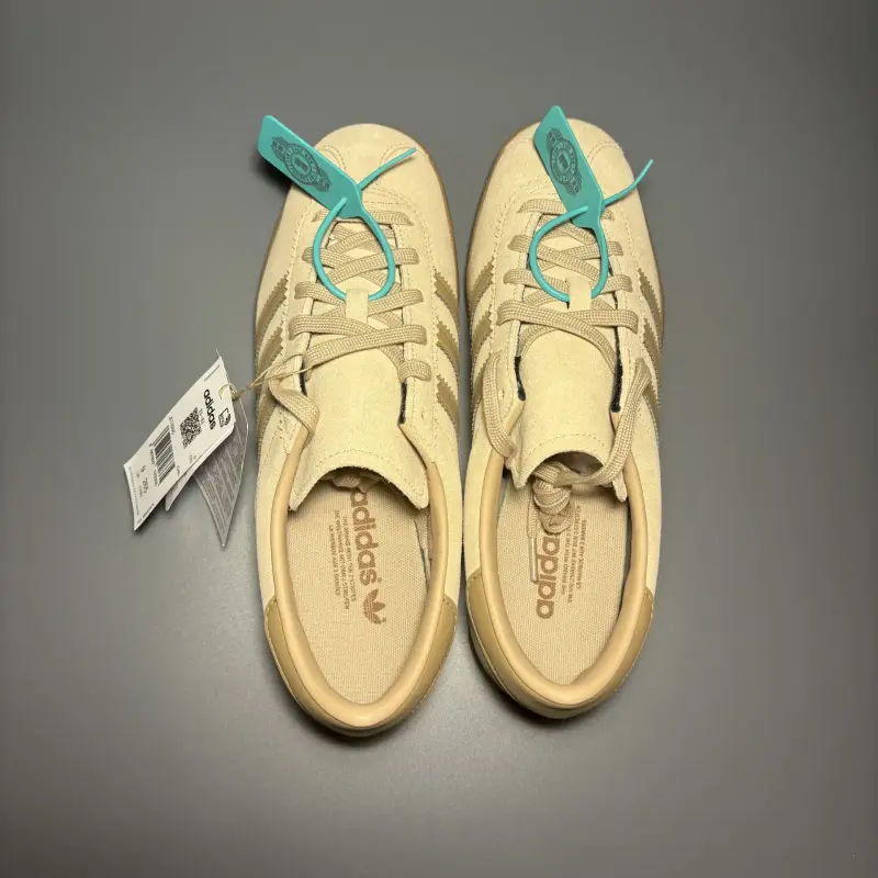 Кроссовки Adidas originals stadt