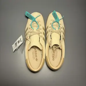 Кроссовки Adidas originals stadt