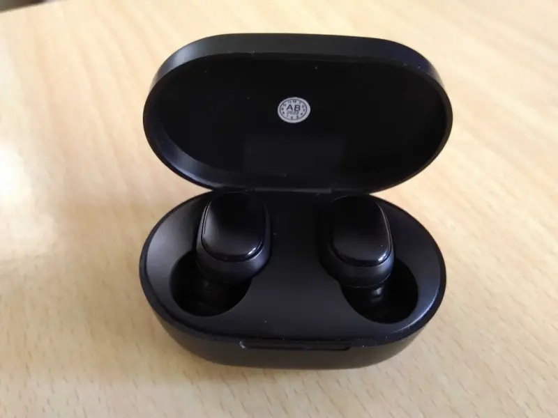 Беспроводные наушники Редми Redmi AirDots 2. Амбюшоры промыты и протерты спиртом. Цена 35 р