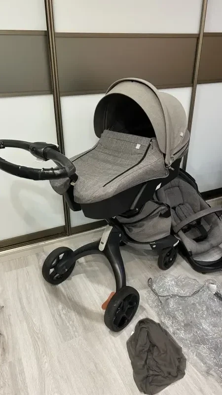 Детская коляска stokke xplory v5 2 в1 на черном шасси