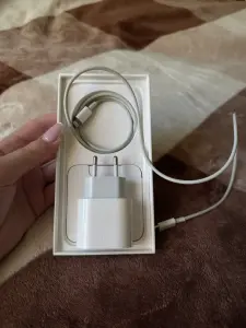 Телефон iPhone 13