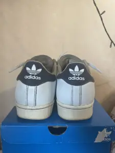 Кроссовки adidas superstar