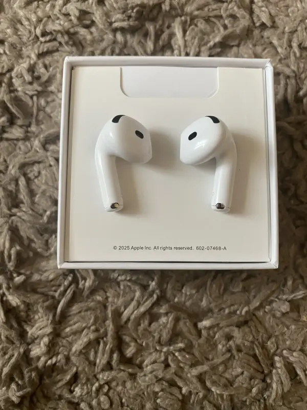 Беспроводные наушники AirPods 4