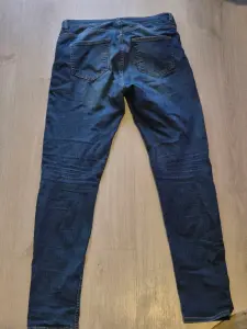 Джинсы H&M