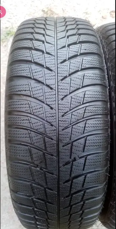 Шины зимние BRIDGESTONE 215/60 R16 (2 шт.)