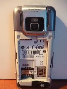 Мобильный телефон LG КМ 330