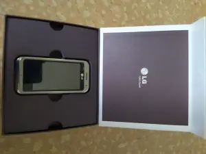 мобильный телефон LG KM900