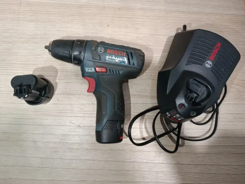Дрель-шуруповерт Bosch GSR 10.8-2-LI Professional (а.44-032245)