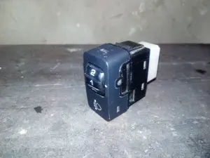 Кнопка корректора фар Mazda 323 BG
