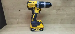 Ударная дрель-шуруповерт DeWalt DCD796P2 (а.46-045244)