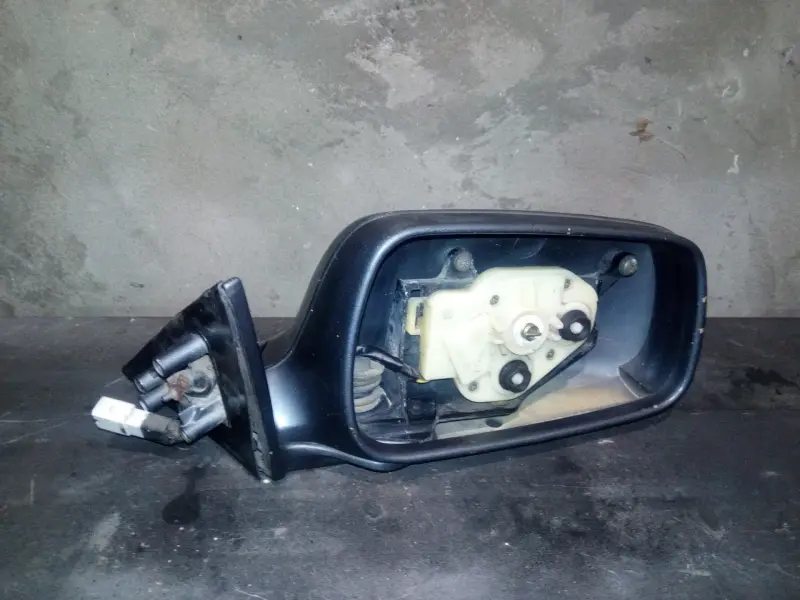 Зеркало наружное правое Mazda 323 BG