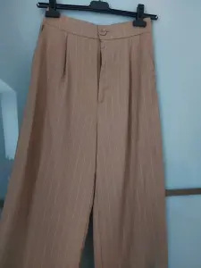 Брюки Stradivarius