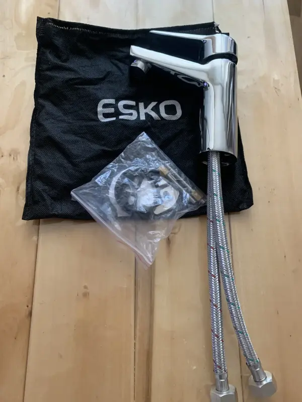 Смеситель для умывальника Esko Mersin MSN 26 новый