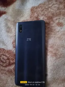 Телефон ЗТЕ пересылка бел почтой если не в Минской области и в подарок 2 телефон зте