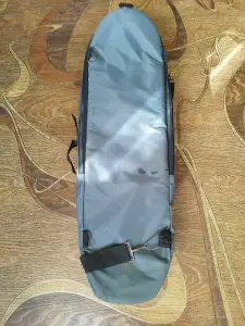 Скейт в чехле