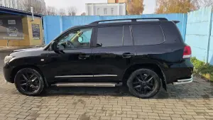 TOYOTA LAND CRUISER 200