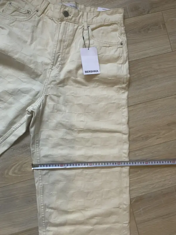 Джинсы Bershka