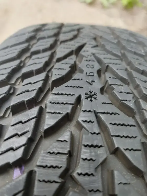Шины Nokian Tyres WR Snowproof 185/60R15 88T + Литые диски