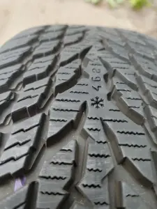 Шины Nokian Tyres WR Snowproof 185/60R15 88T + Литые диски