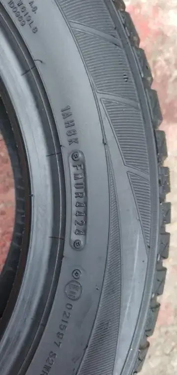 Зимние шины FALKEN 205/55 R16 (2 шт.)