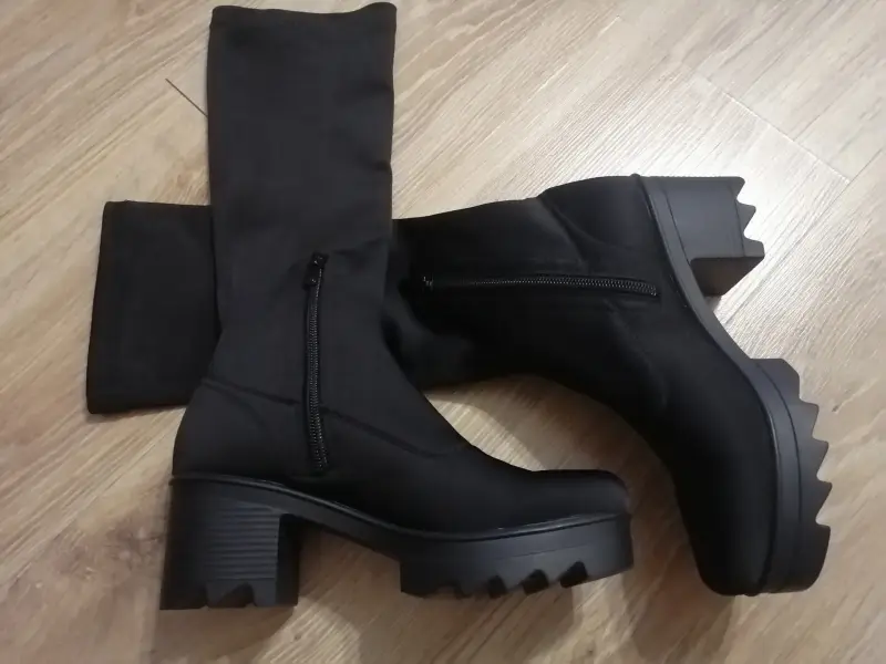 Сапоги женские, новые (35р-р)