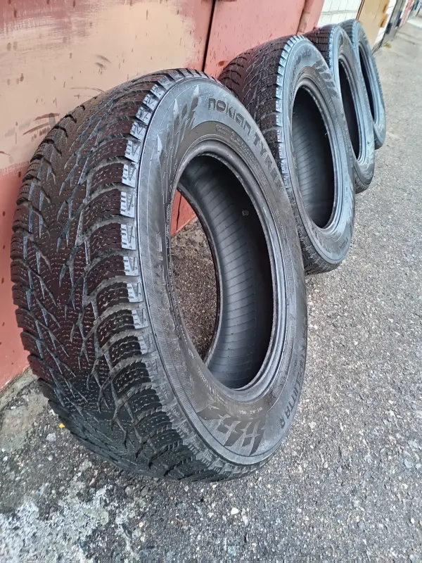 Шины зимние Nokian