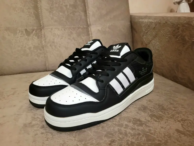 Новые мужские кроссовки adidas