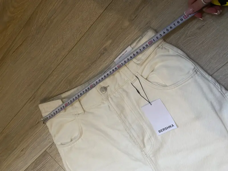 Джинсы Bershka