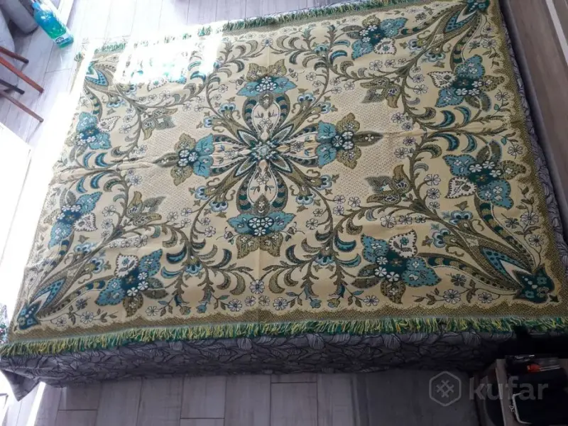 комплекты покрывал и накидок для кресел (2 комплекта)