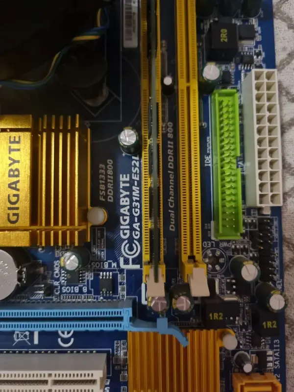 Материнская плата Gigabyte GA-G31M-ES2L socket 775