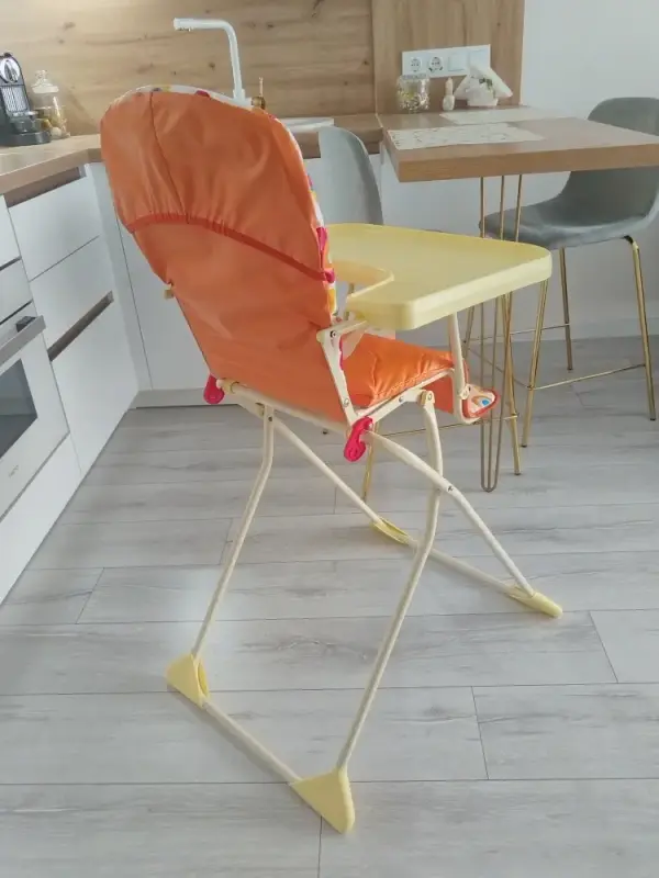Стульчик для кормления Globex компакт (Россия).