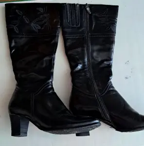 Сапоги осенние женские р.35 (идут на р.36), б.у