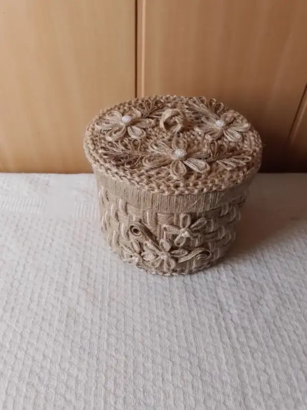 Шкатулка круглая из джута