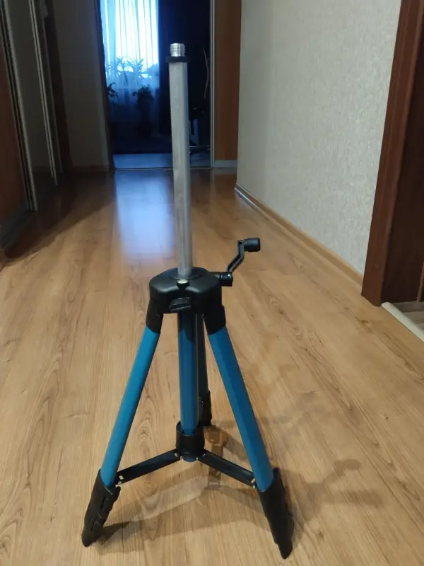 Штатив для лазерного уровня.