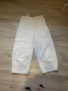 Джинсы Bershka