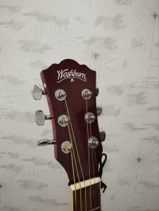 Акустическая гитара