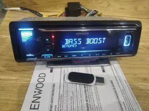 USB-магнитола Kenwood KMM-124
