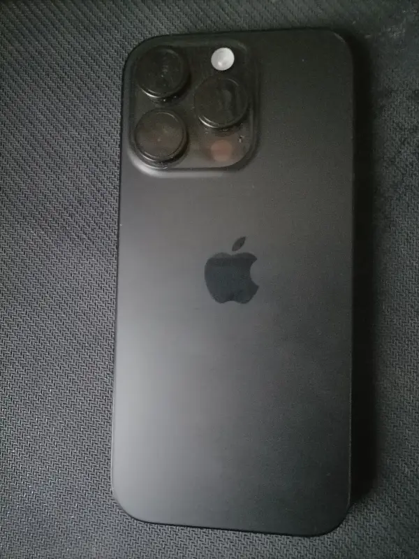 Продам смартфон Apple IPhone 16 Pro, 1ТБ.