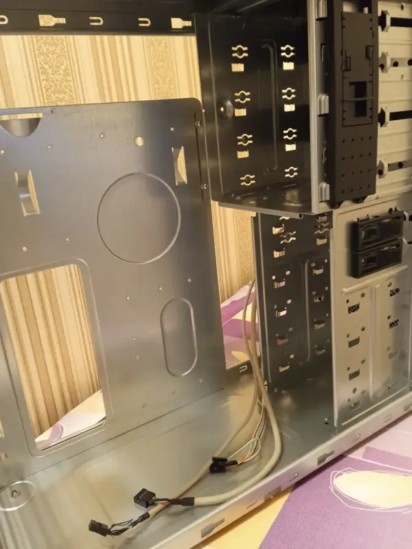 Корпус компьютерный Foxconn TLA-397 ATX, micro-ATX
