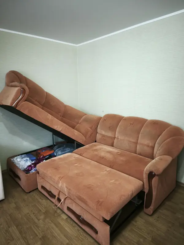 Диван