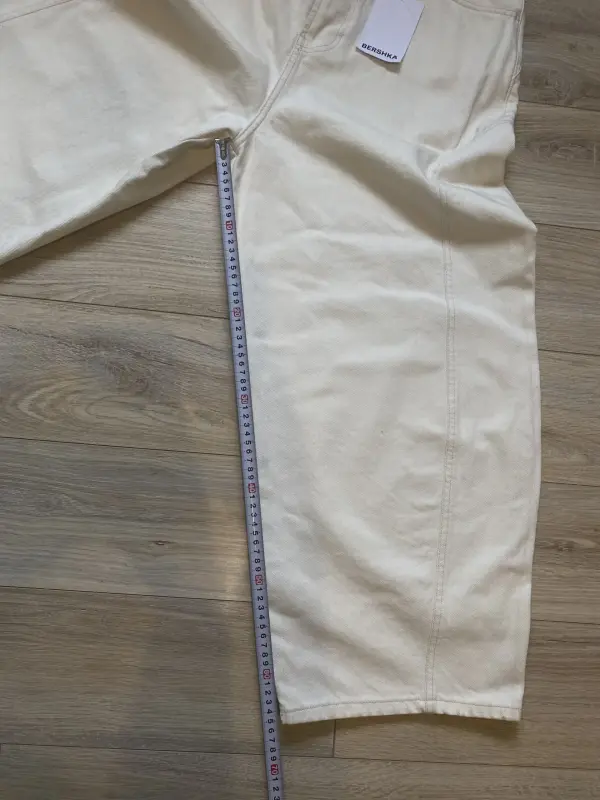 Джинсы Bershka