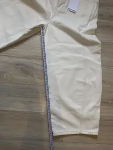 Джинсы Bershka